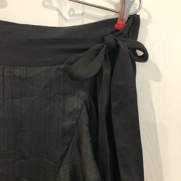 Maeve Anthropologie maxi skirt wrap style  black ruffle detail New With Tag S - Picture 3 of 11